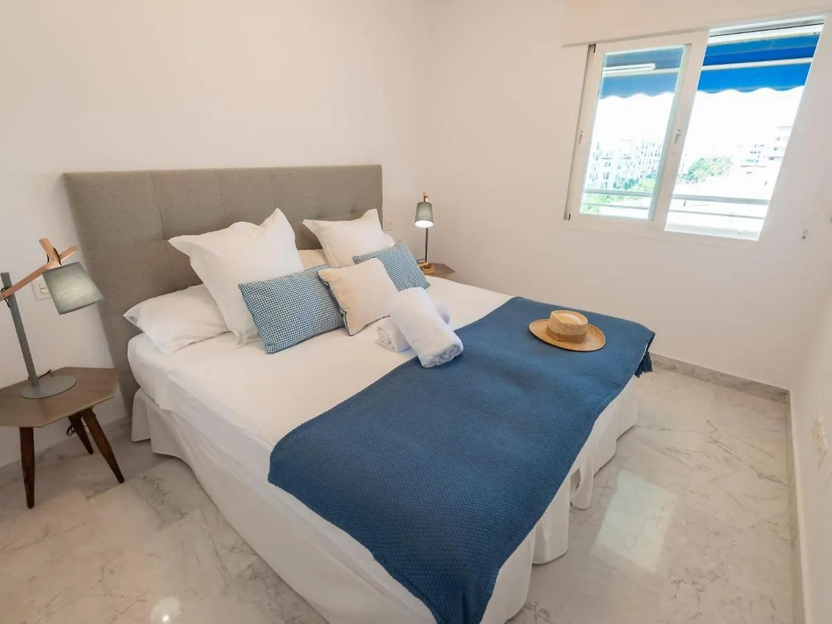 Apartment Vacation Marbella I Puerto Banus Sea Front, Best View, 24-7 Security, Pool