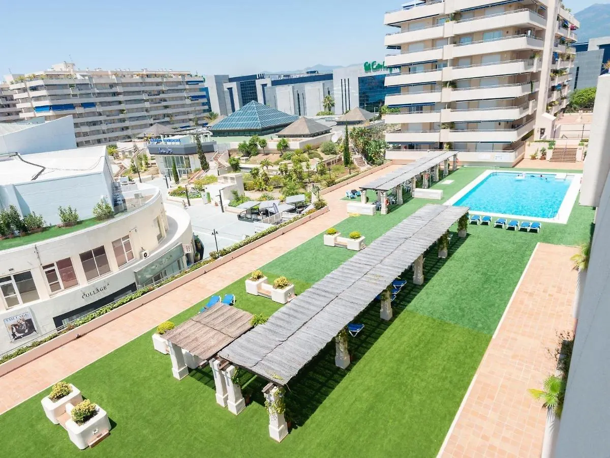 Vacation Marbella I Puerto Banus Sea Front, Best View, 24-7 Security, Pool スペイン